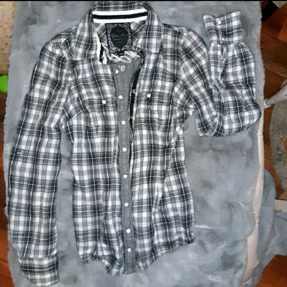 GUESS GRAY FULL SNAP FRONT BLOUSE XS. ☆
